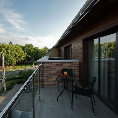 Almasy Apartmanhaz 귤러 외부 사진