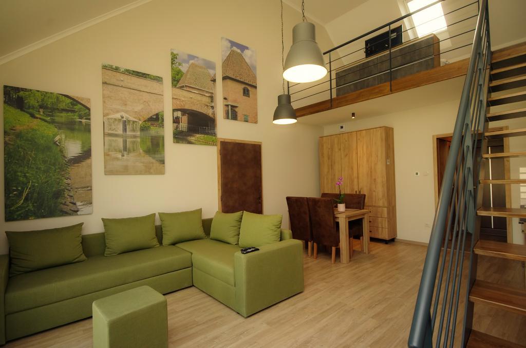Almasy Apartmanhaz 귤러 외부 사진